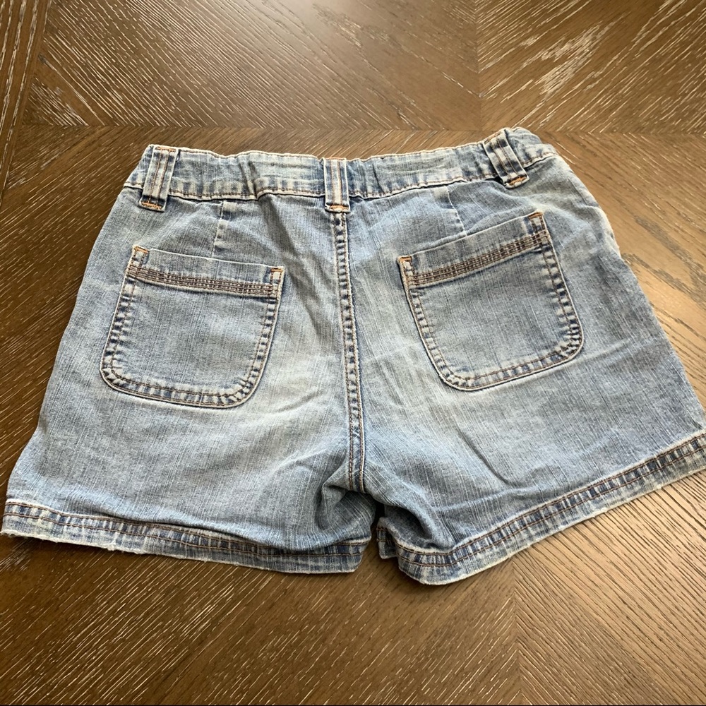 Circo light denim shorts Size 10 - Picture 2 of 9